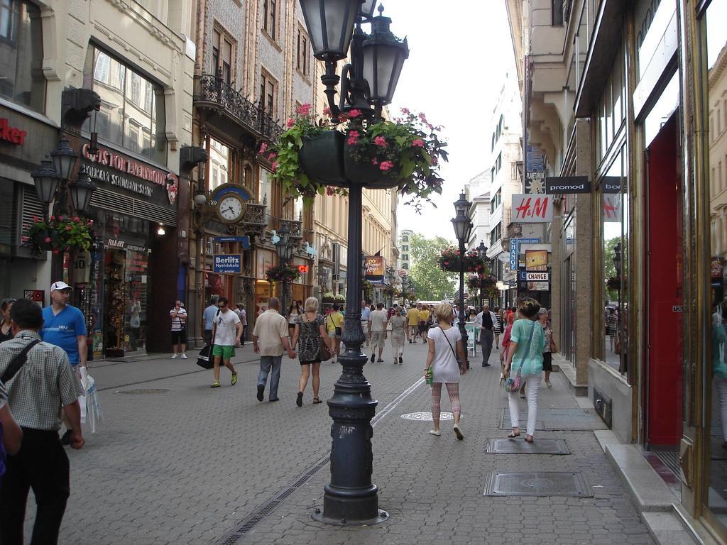 Romantic Centrum Apartman Budapest Exteriör bild